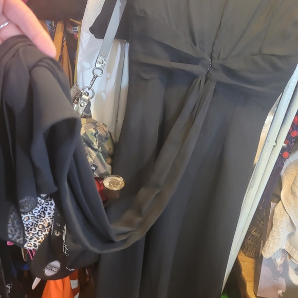 Gown - Picture 14 of 16